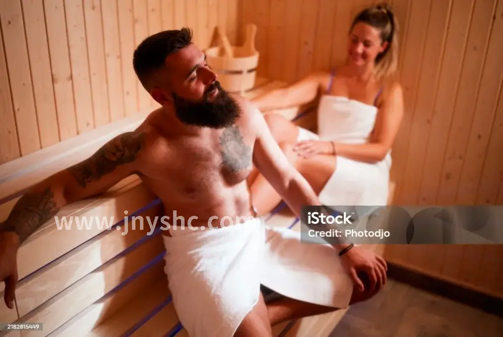 济南按摩名店技师进行专业手法